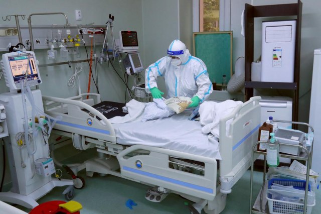 Kovid 19 bilans: 5 miliona umrlih, a odrađenih 100 obdukcija